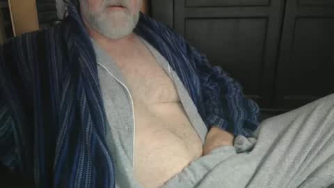 Snapshot of bendrinkin chatting on February 25, 10:15 am bendrinkin online show from February 25, 10:15 am