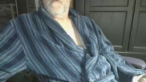 Snapshot of bendrinkin chatting on March 9, 9:02 am bendrinkin online show from March 9, 9:02 am