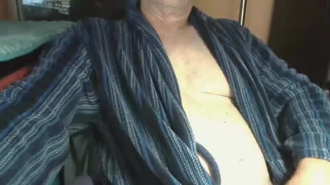 Snapshot of bendrinkin chatting on September 21, 10:06 am bendrinkin online show from September 21, 10:06 am