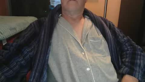 Snapshot of bendrinkin chatting on October 17, 10:07 am bendrinkin online show from October 17, 10:07 am