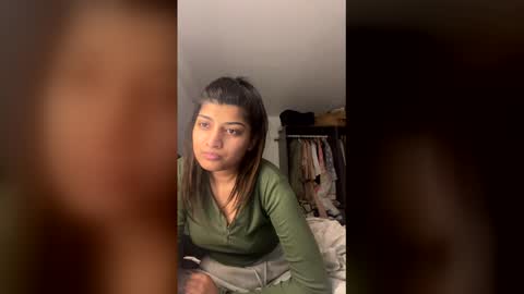 Snapshot of bengalibaddie7_x chatting on April 17, 2:14 am bengalibaddie7_x online show from April 17, 2:14 am