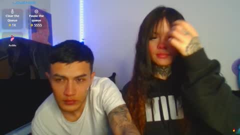 Tiffany and Bengie online show from November 14, 7:51 am