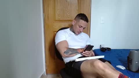 Snapshot of benjamin_isaac chatting on February 24, 3:42 pm benjamin_isaac online show from February 24, 3:42 pm