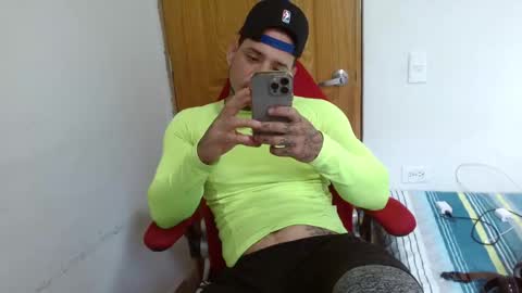 Snapshot of benjamin_isaac chatting on September 27, 12:54 pm benjamin_isaac online show from September 27, 12:54 pm