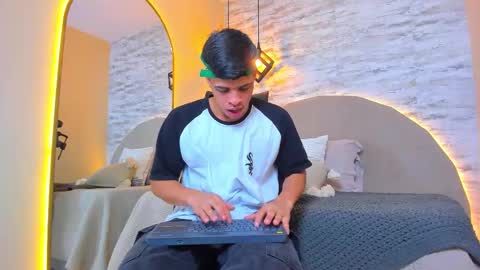 BENJAMIN online show from November 20, 1:22 pm