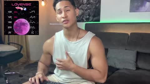 Snapshot of benjamincooperk1 chatting on March 10, 3:01 am benjamincooperk online show from March 10, 3:01 am