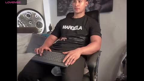 Snapshot of benjamincooperk1 chatting on September 20, 9:21 am benjamincooperk online show from September 20, 9:21 am