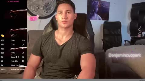 Snapshot of benjamincooperk1 chatting on October 16, 6:47 am benjamincooperk online show from October 16, 6:47 am