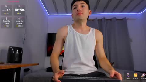Snapshot of benji_andrew chatting on June 9, 11:49 pm Benji Andrew - JOIN MY FAN CLUB online show from June 9, 11:49 pm