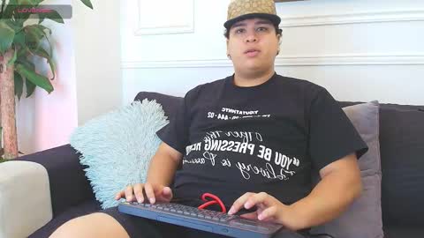 bennett_alejoo online show from November 1, 6:21 pm