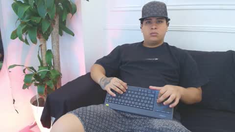 bennett_alejoo online show from December 16, 6:35 pm