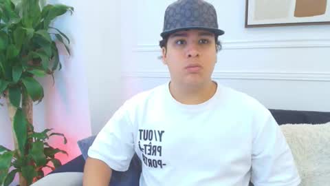 bennett_alejoo online show from January 17, 7:17 pm