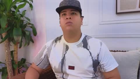 bennett_alejoo online show from April 9, 6:24 pm