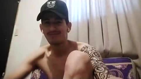 Snapshot of bennivanni chatting on March 4, 11:43 pm bennivanni online show from March 4, 11:43 pm