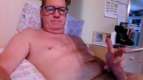 Snapshot of bennybutterfly007 chatting on February 28, 9:15 am bennybutterfly007 online show from February 28, 9:15 am