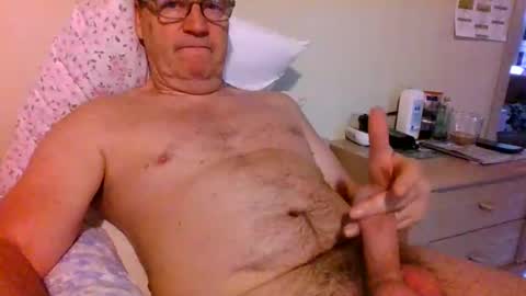 Snapshot of bennybutterfly007 chatting on May 19, 9:04 am bennybutterfly007 online show from May 19, 9:04 am