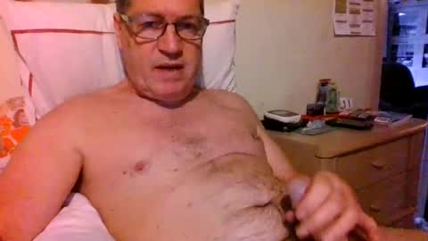 Snapshot of bennybutterfly007 chatting on June 12, 5:12 pm bennybutterfly007 online show from June 12, 5:12 pm