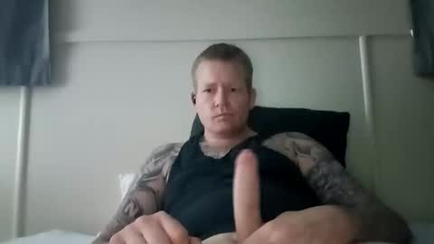 bennyinbrissy online show from February 15, 3:31 pm