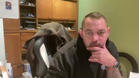 benochau online show from March 27, 3:45 am