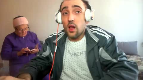 bentish online show from December 17, 8:45 am