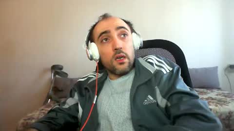 bentish online show from December 19, 9:07 am