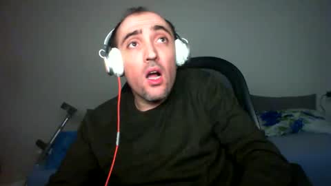 bentish online show from December 20, 7:39 pm