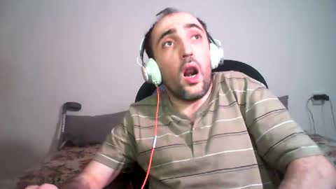 bentish online show from December 25, 5:05 pm