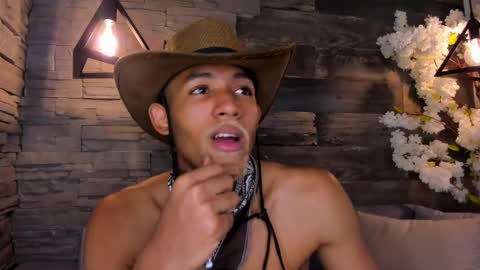 Snapshot of bento_fox chatting on September 25, 5:11 am bento_fox online show from September 25, 5:11 am