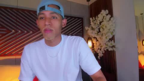 Snapshot of bento_fox chatting on October 6, 1:03 am bento_fox online show from October 6, 1:03 am