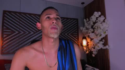 Snapshot of bento_fox chatting on November 9, 3:05 am bento_fox online show from November 9, 3:05 am