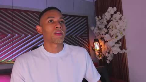 Snapshot of bento_fox chatting on November 23, 3:28 am bento_fox online show from November 23, 3:28 am