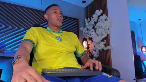 Snapshot of bento_fox chatting on December 3, 4:31 am bento_fox online show from December 3, 4:31 am