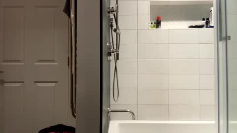 benz10001 online show from September 20, 3:07 am