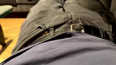 benz10001 online show from April 18, 3:21 am