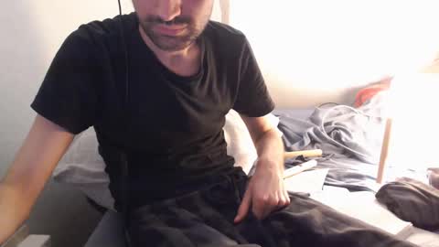 berceuse111 online show from April 8, 11:32 am