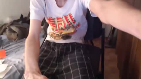 Snapshot of berceuse111 chatting on May 22, 12:00 pm berceuse111 online show from May 22, 12:00 pm