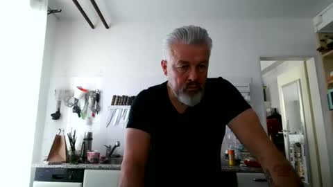 Snapshot of berg_boy chatting on January 17, 11:26 am Martin online show from January 17, 11:26 am