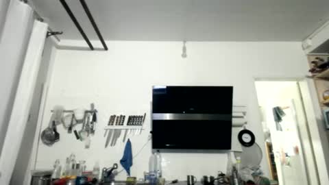 Snapshot of berg_boy chatting on February 17, 1:46 am Martin online show from February 17, 1:46 am