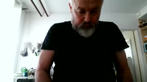 Snapshot of berg_boy chatting on February 18, 2:35 pm Martin online show from February 18, 2:35 pm