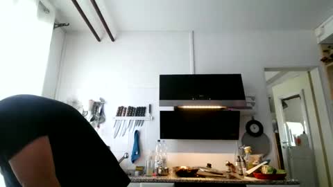 Snapshot of berg_boy chatting on February 19, 12:56 pm Martin online show from February 19, 12:56 pm