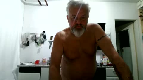 Snapshot of berg_boy chatting on March 19, 11:53 pm Martin online show from March 19, 11:53 pm