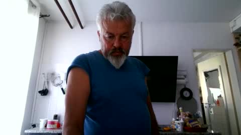 Snapshot of berg_boy chatting on March 28, 7:30 am Martin online show from March 28, 7:30 am