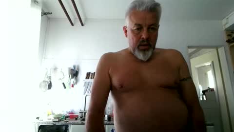 Snapshot of berg_boy chatting on April 9, 2:11 pm Martin online show from April 9, 2:11 pm