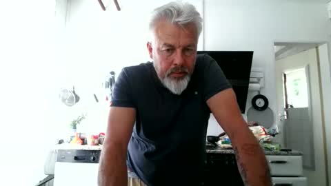 Snapshot of berg_boy chatting on April 24, 3:36 pm Martin online show from April 24, 3:36 pm