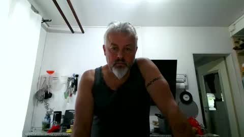 Snapshot of berg_boy chatting on May 15, 2:13 pm Martin online show from May 15, 2:13 pm