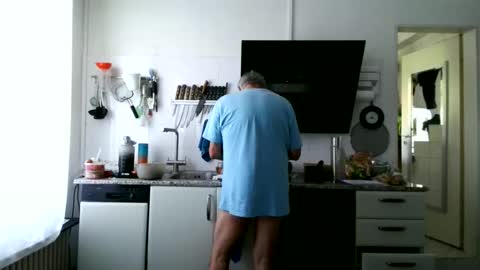 Snapshot of berg_boy chatting on May 25, 6:19 am Martin online show from May 25, 6:19 am