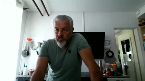 Snapshot of berg_boy chatting on May 30, 8:55 am Martin online show from May 30, 8:55 am