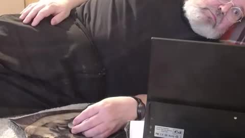 berlinerbaer1963 online show from April 26, 7:55 pm