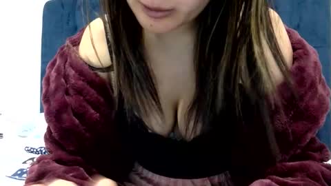 Snapshot of bermudatriangle12 chatting on June 7, 10:08 am tixxie online show from June 7, 10:08 am