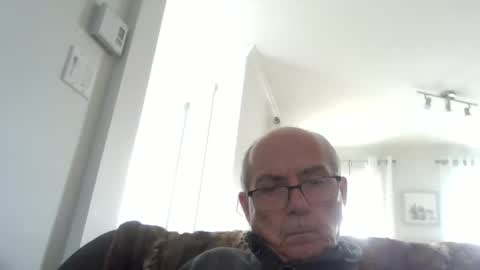 Snapshot of bernard1102 chatting on May 6, 6:57 pm bernard1102 online show from May 6, 6:57 pm
